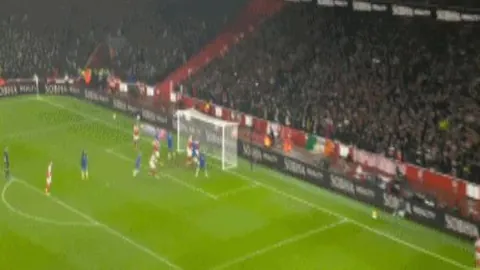 热刺遭阿森纳猛烈攻势，媒体盛赞枪手舞动盛宴，谁能匹敌？